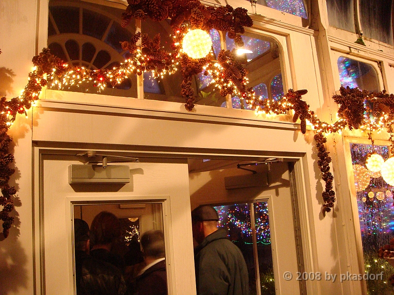 082 Toledo Zoo Light Show [2008 Dec 27].JPG - Scenes from the Toledo Zoo Light Show.